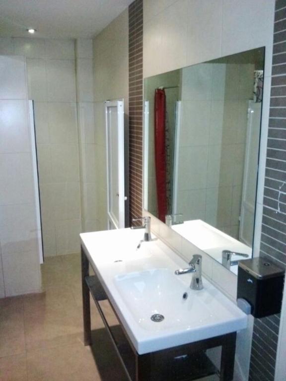 Residencia Malaga Backpackers Pansiyon Dış mekan fotoğraf